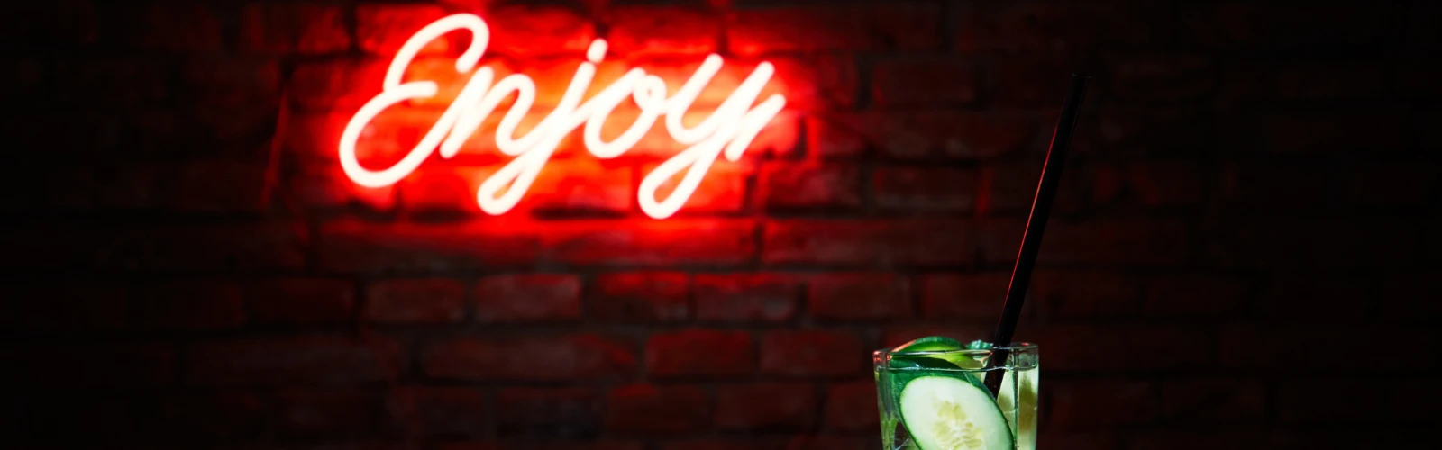 Experience Redding After Dark: Best Places for Nightlife, Drinks & Entertainment
