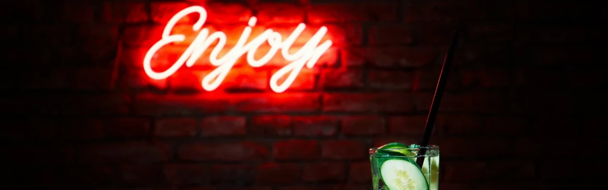 Experience Redding After Dark: Best Places for Nightlife, Drinks & Entertainment