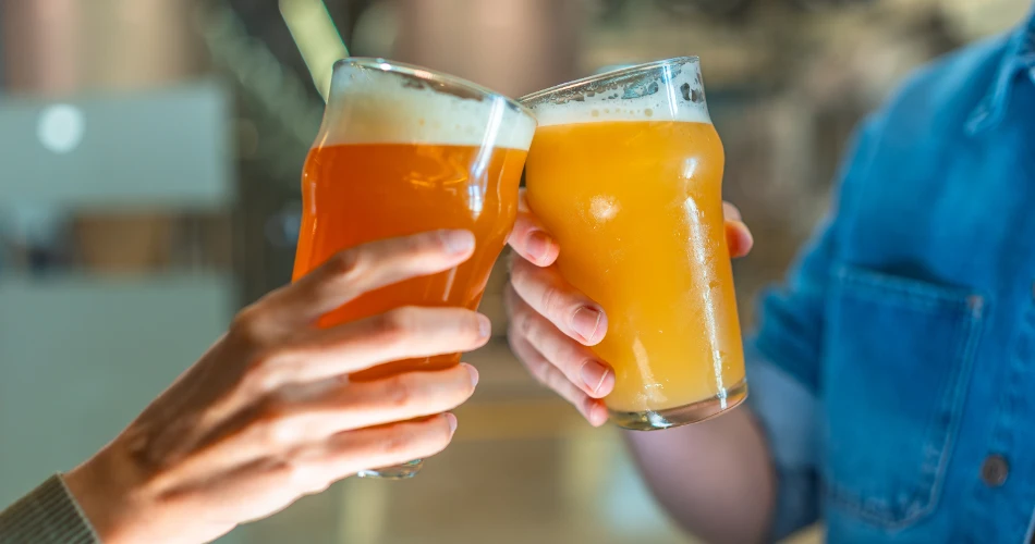 Experience Redding After Dark: Best Places for Nightlife, Drinks & Entertainment
