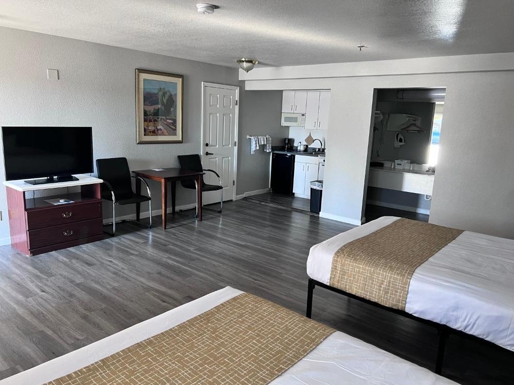 Travelodge by Wyndham Redding CA